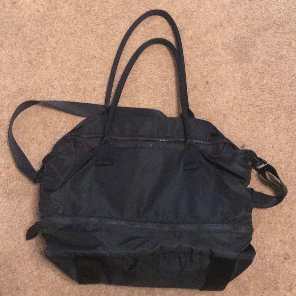 Lululemon go lightly duffle - Excellent condition